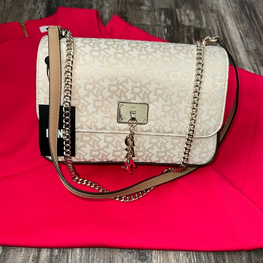 NWT DKNY Cleo Medium Flap Handbag/Shoulder Crossbody Bag In Cream/Tan